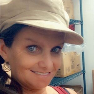 Meet your Posher, April